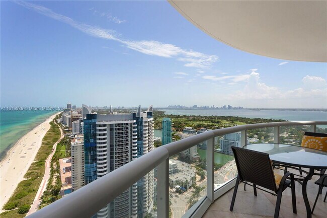 Foto del edificio - 6365 Collins Ave