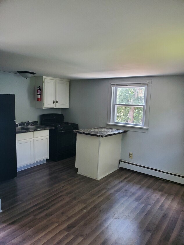 Primary Photo - 1310 Bellows St