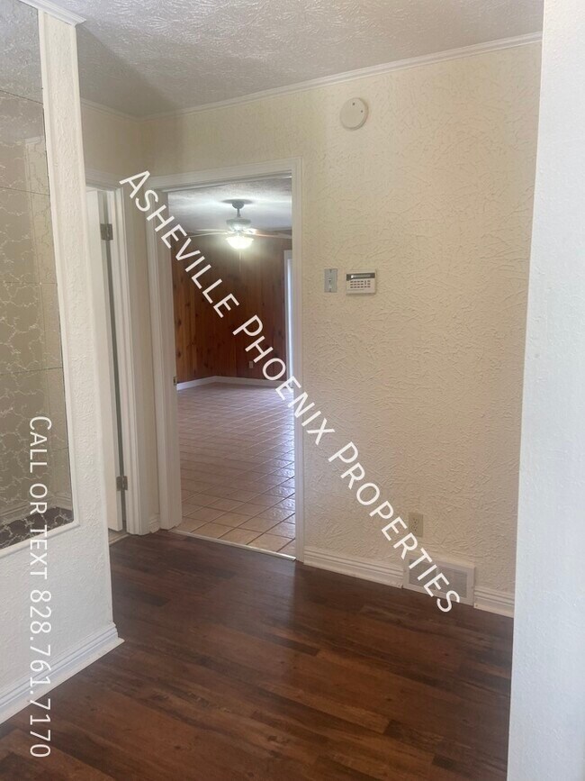 Foto del edificio - 33 Horse Barn Rd