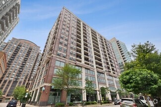 Building Photo - 451 W Huron St