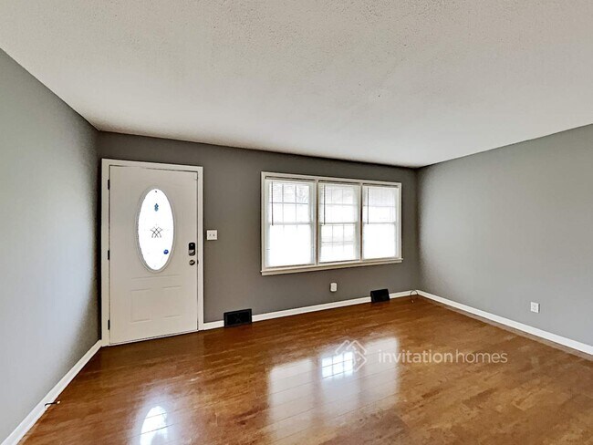 Building Photo - 1103 Sunset Dr