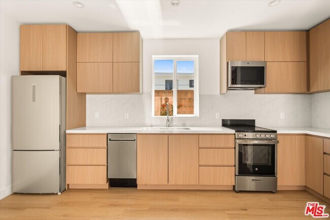 Foto del edificio - 5912 1/2 Mammoth Ave