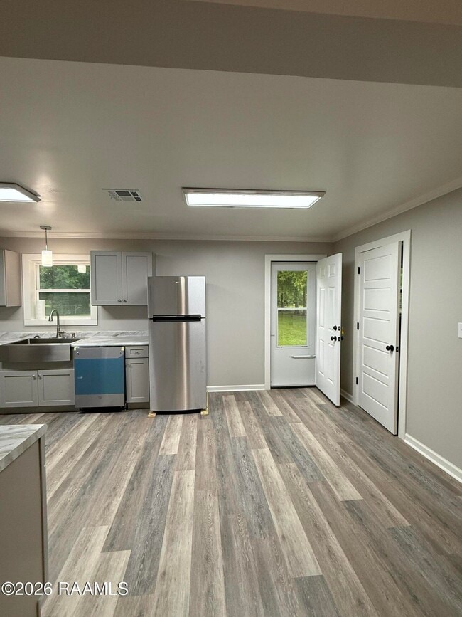 Building Photo - 3618 E Admiral Doyle Dr