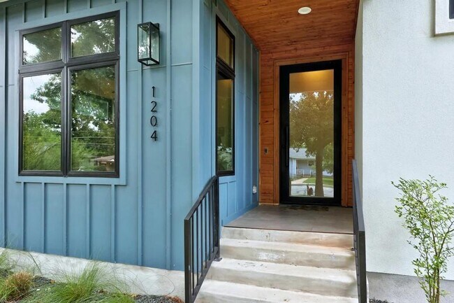 Foto del edificio - 1204 Brentwood St