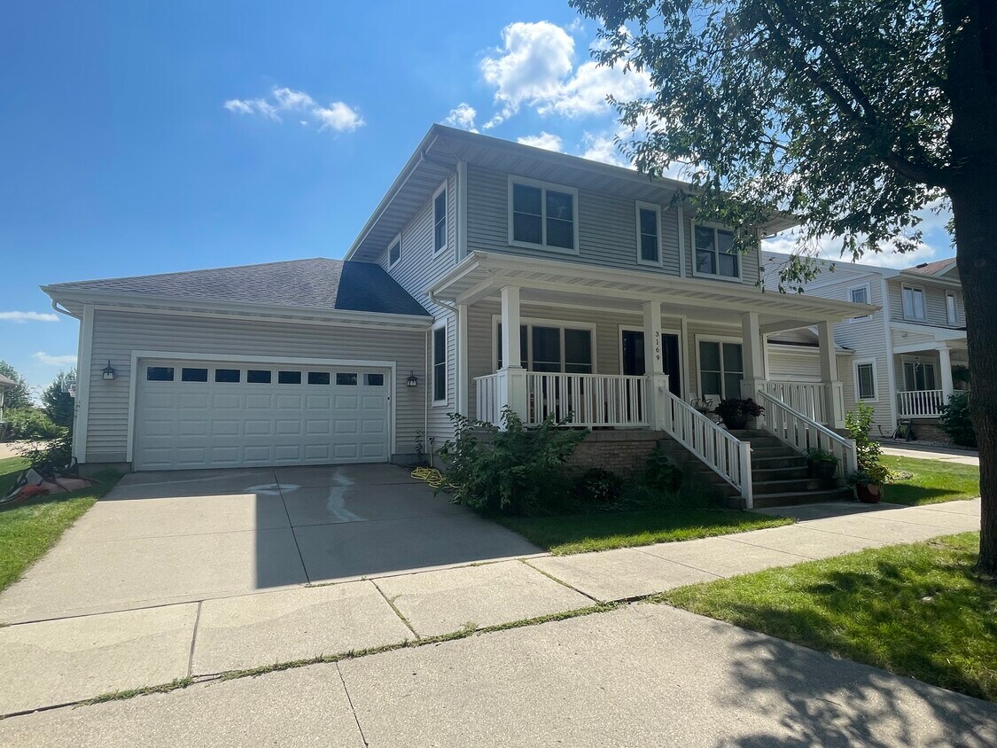 Foto principal - 3169 Pleasant St