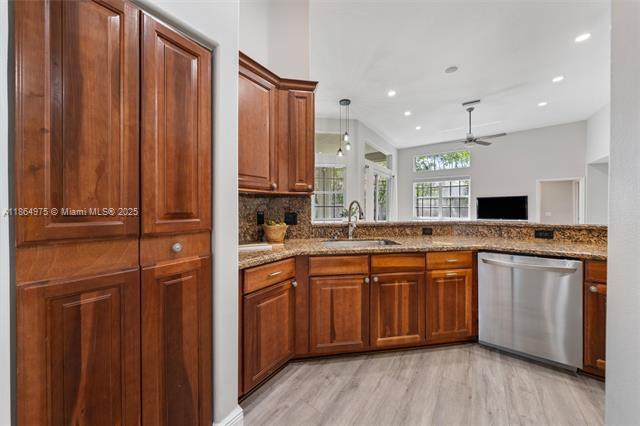 Foto del edificio - 2587 Jardin Ct