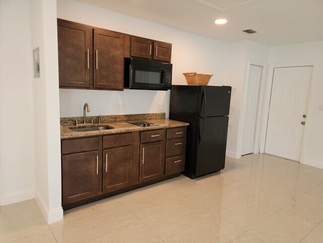 Foto del edificio - Efficiency, all utilities included kitchen.