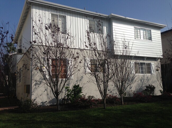 Foto del edificio - 128 S Hayworth Ave