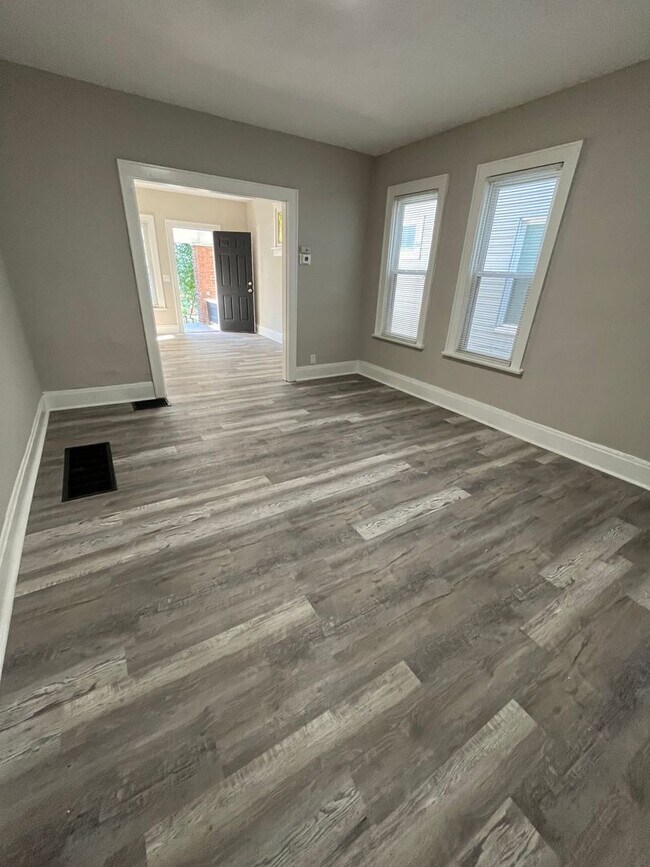 Foto del edificio - 490-492-492 E Jenkins Ave