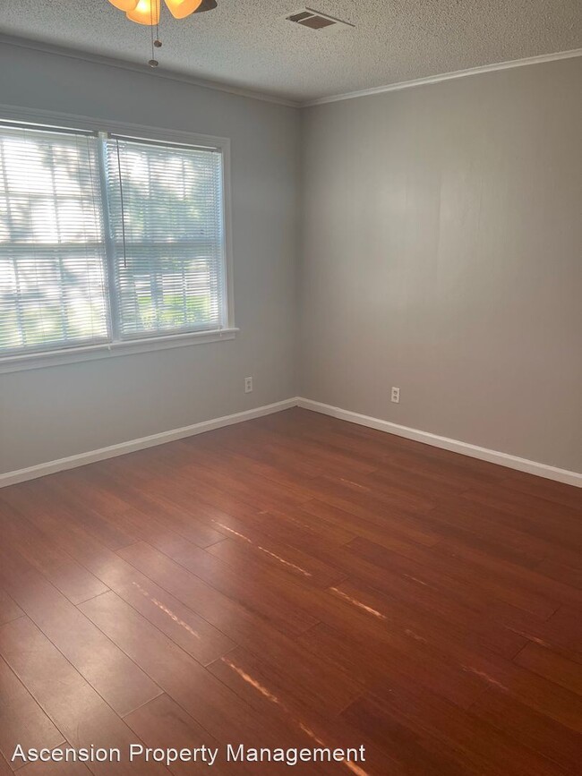 Building Photo - 2 br, 1 bath House - 5638 N Lewis Ave