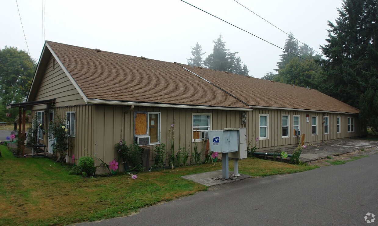 Primary Photo - Hyacinth Apartments