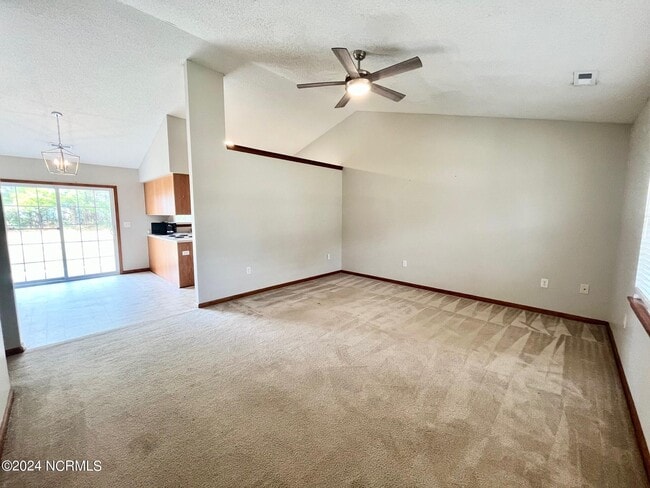 Building Photo - 133 Lawndale Ln