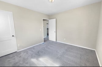 Building Photo - 157 Cottontail Ln