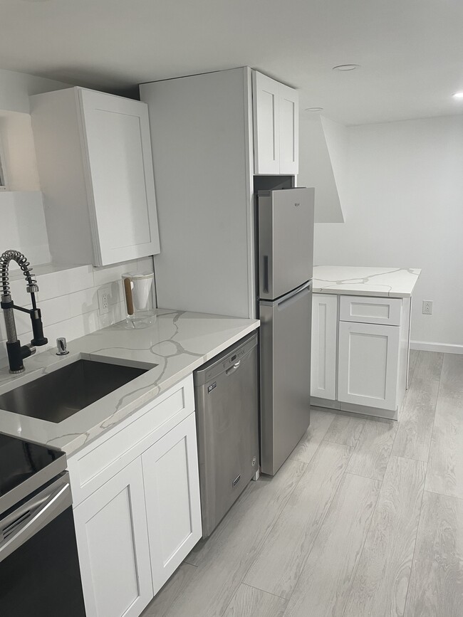 Building Photo - 3223 33rd St