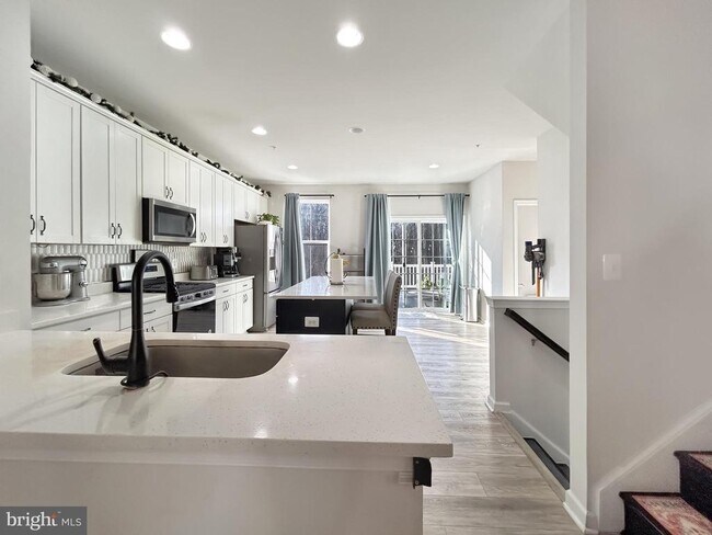 Building Photo - 13266 Dowdens Ridge Dr