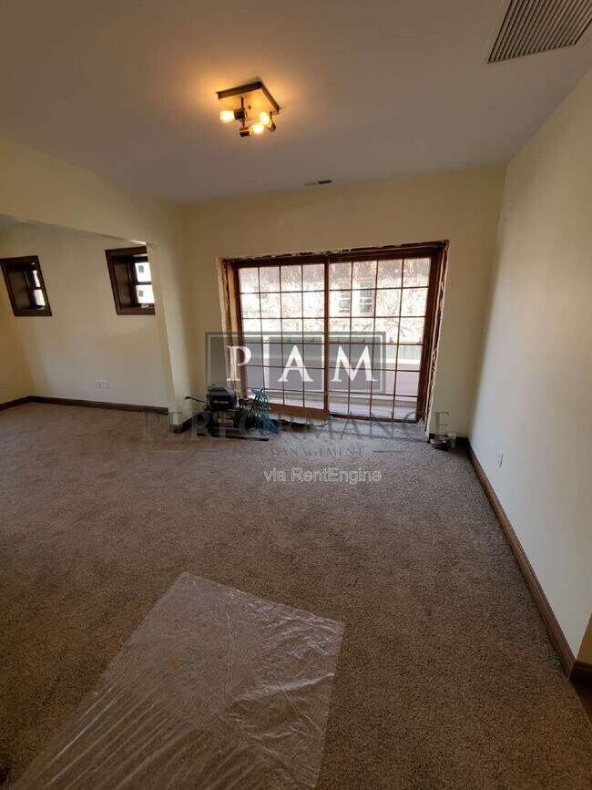 Foto del edificio - 5525 W North Ave