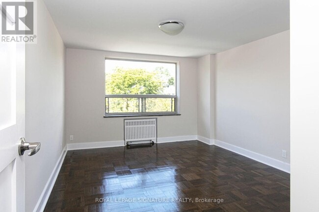 Photo du bâtiment - 990 Avenue Rd