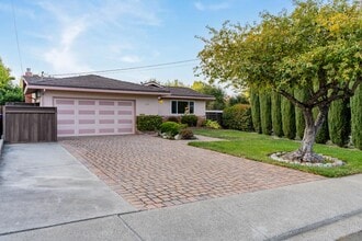 Building Photo - 2315 Hoytt Ct