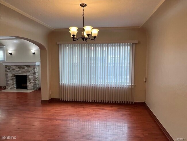 Foto del edificio - 2 br, 1 bath House - 647 N Curson Ave