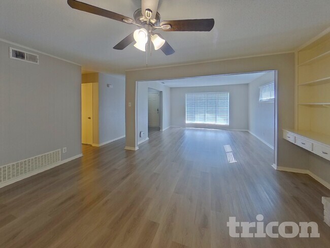 Foto del edificio - 1706 Crooks Ct