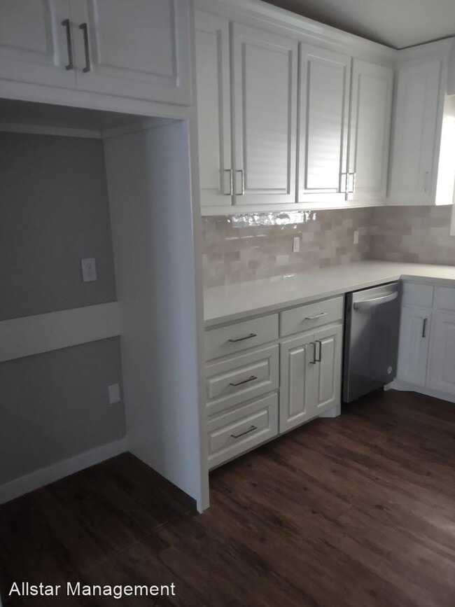 Building Photo - 4 br, 2 bath House - 5261 Wayneland Drive