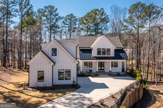 Building Photo - 1131 Pinehurst Dr