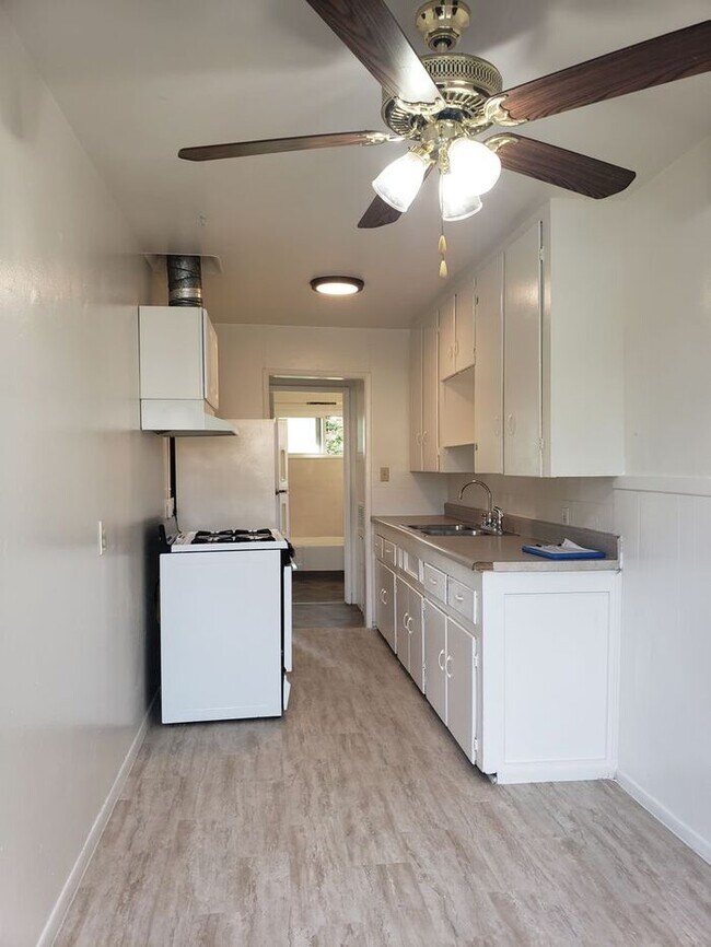 Foto del edificio - Charming 2 bedroom duplex w/ large private...
