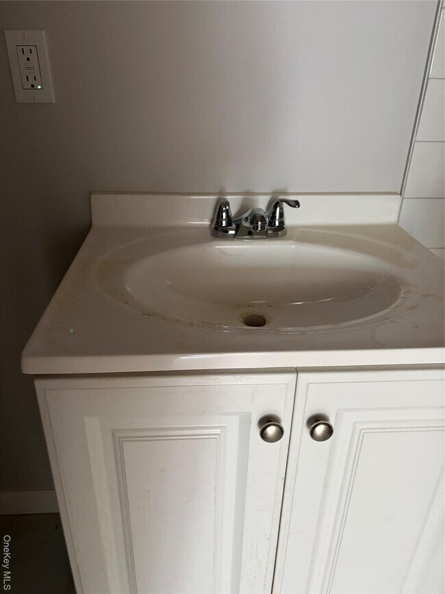 Foto del edificio - 8 Charles Ln