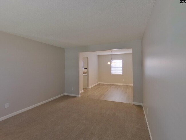 Foto del edificio - 200 Hardwood Dr