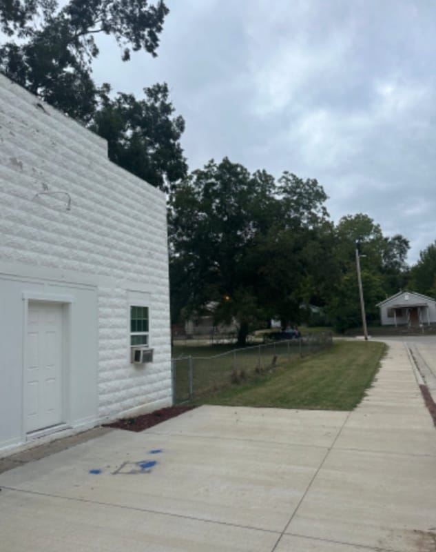 Building Photo - 1608 E Jasper St