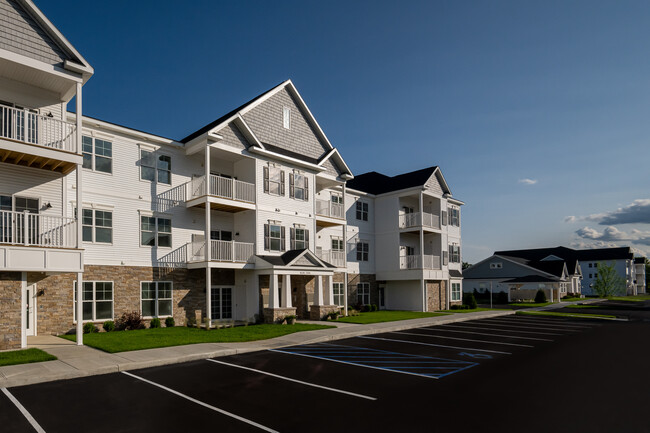 Foto del edificio - The Residences at Fox Meadow