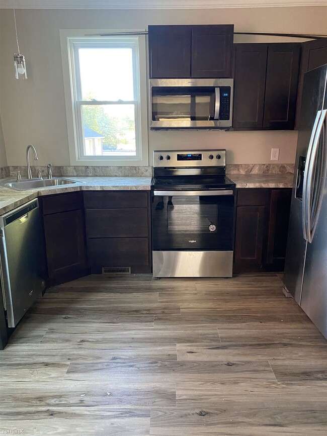 Foto del edificio - 3 br, 2.5 bath House - 208 West Center Street