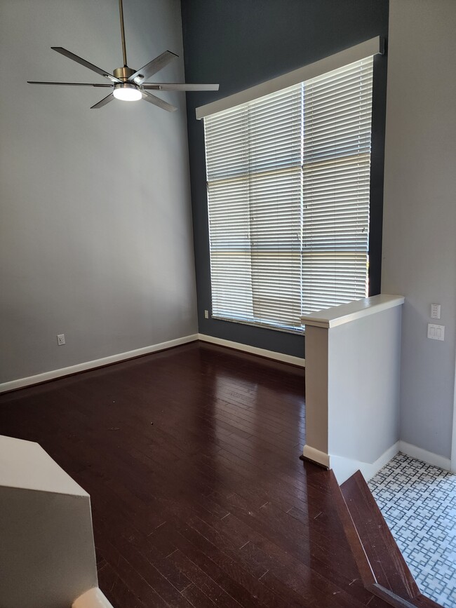 Foto del edificio - 1621 E 4th Ave