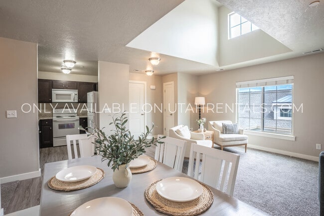 Foto del edificio - 1936 N Geneva Rd