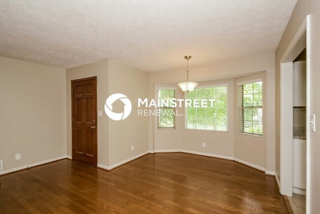 Foto del edificio - 3 Bedroom Pet-Friendly Home in McDonough, ...