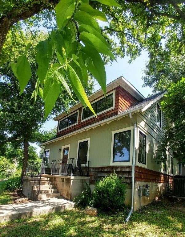 2110 De Verne St, Austin, TX 78704