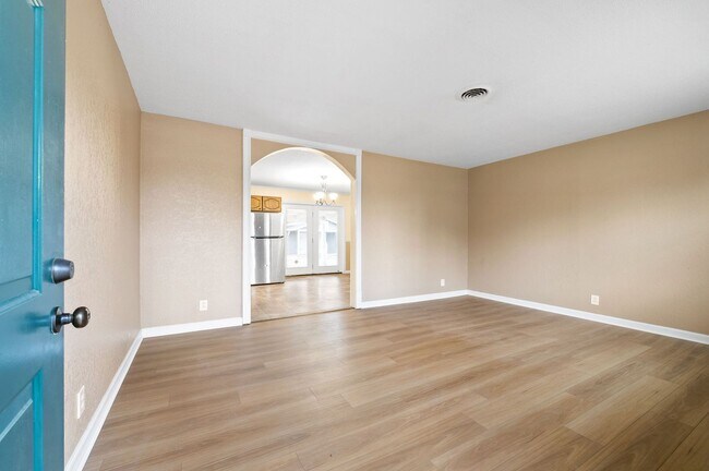 Foto del edificio - 3 Bedroom Pet Friendly Home For Rent!