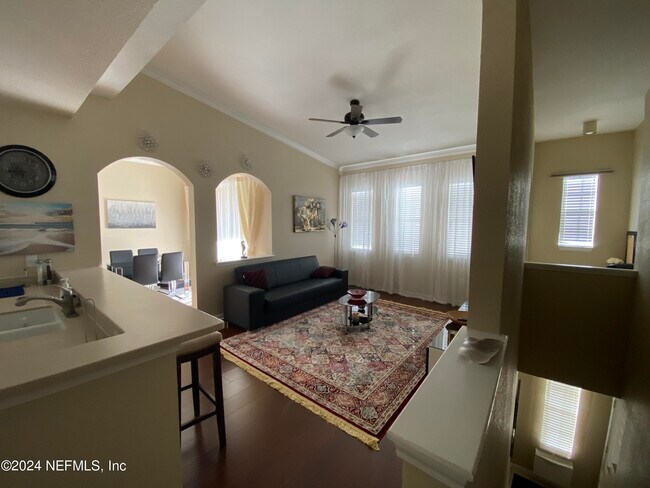 Foto del edificio - 10075 Gate Pkwy N