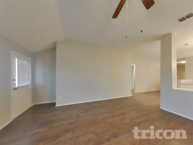 Building Photo - 1505 Redman Dr