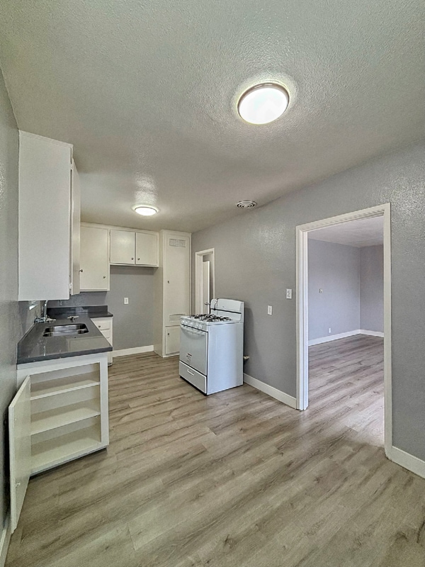 Building Photo - 528 W Magnolia St