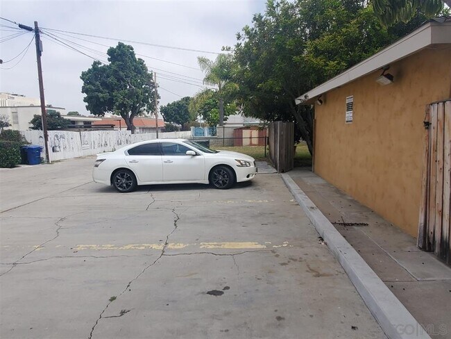 Foto del edificio - 520 Glover Ave