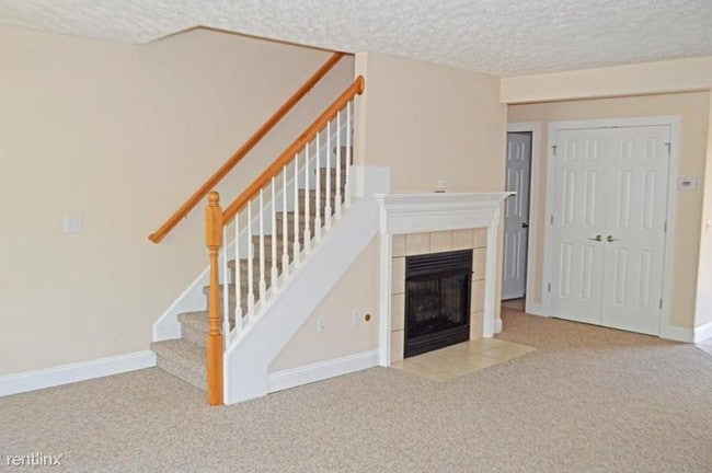 Building Photo - 655 Oak Tree Blvd NW