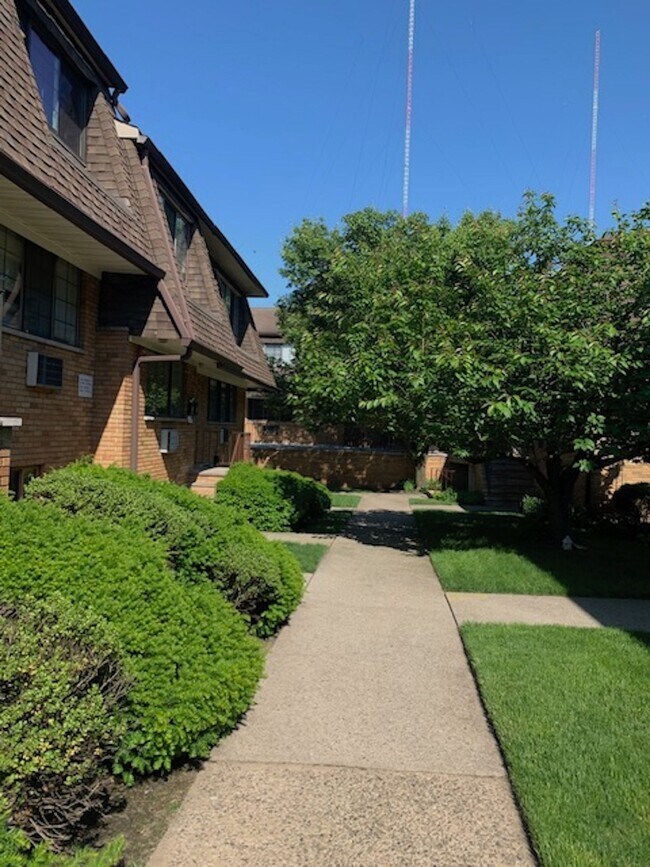 Foto del edificio - 89-93-93 Teaneck Rd