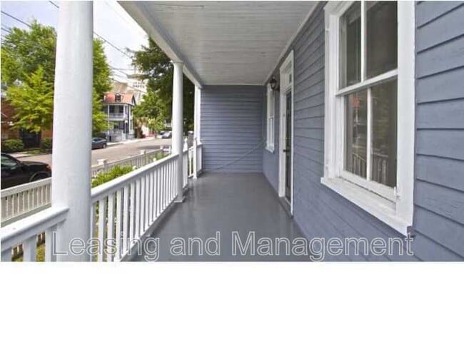 Building Photo - 156 Coming St