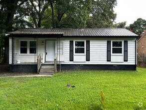 Building Photo - 1009 Luke St