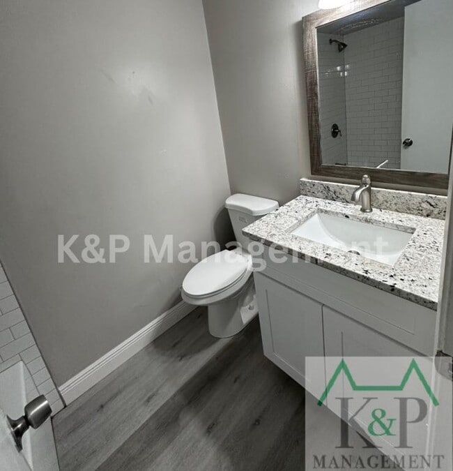 Foto del edificio - 515 Duchess Ct