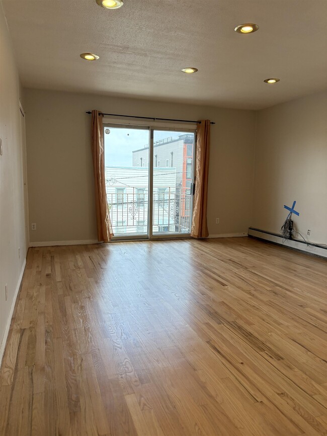Foto del edificio - 426 Liberty Ave