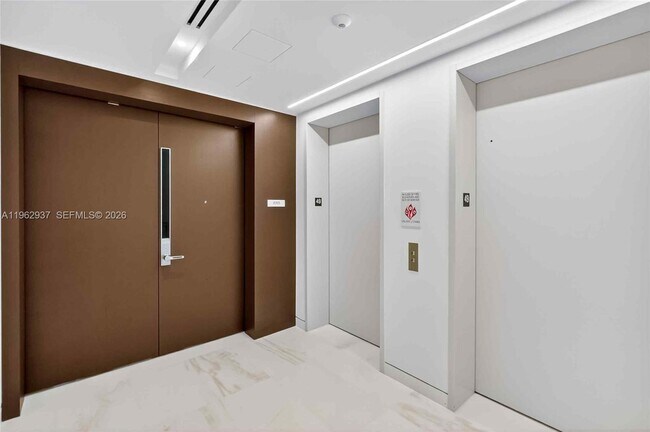 Foto del edificio - 300 Biscayne Blvd Way