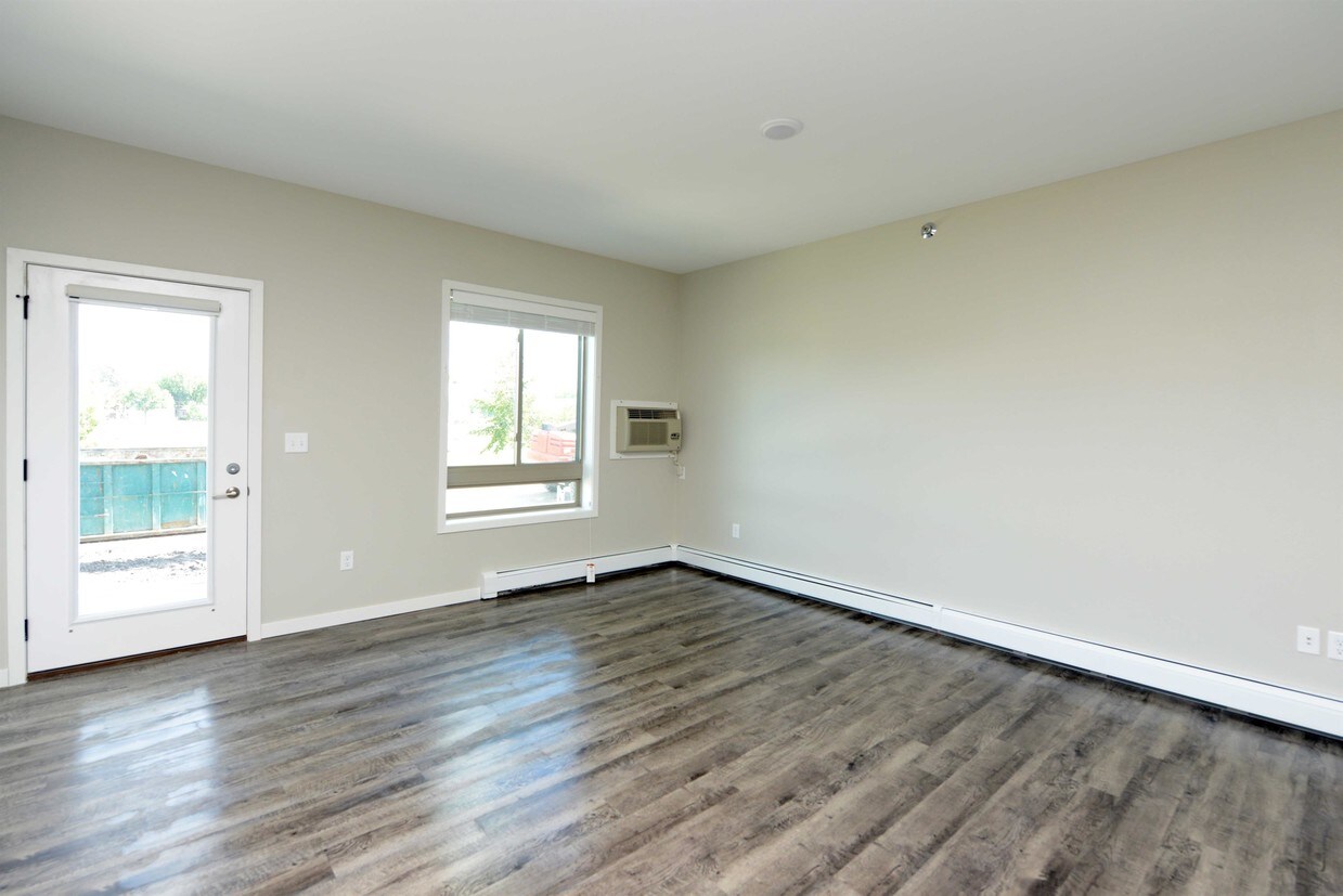 Foto principal - 914-15t 15th St N