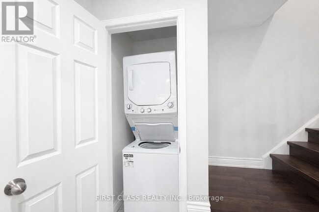 Photo du bâtiment - 3280 Pilcom Crescent